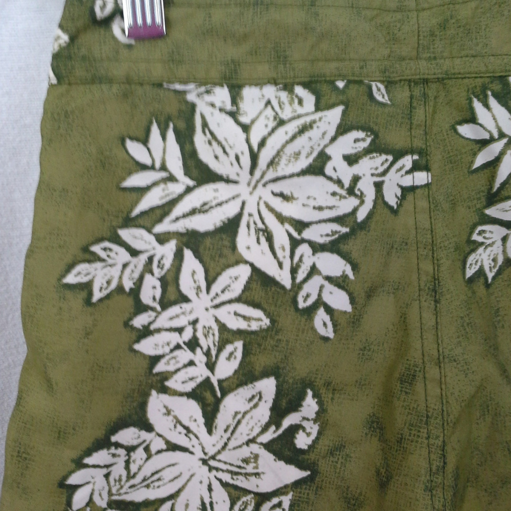 Old Navy boys board shorts 8 Green white Aloha - Picture 2 of 6
